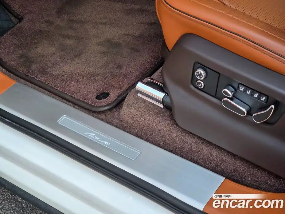 Bentley Bentayga 2023 4.0 гидро в Москве № 1016051, фото 12