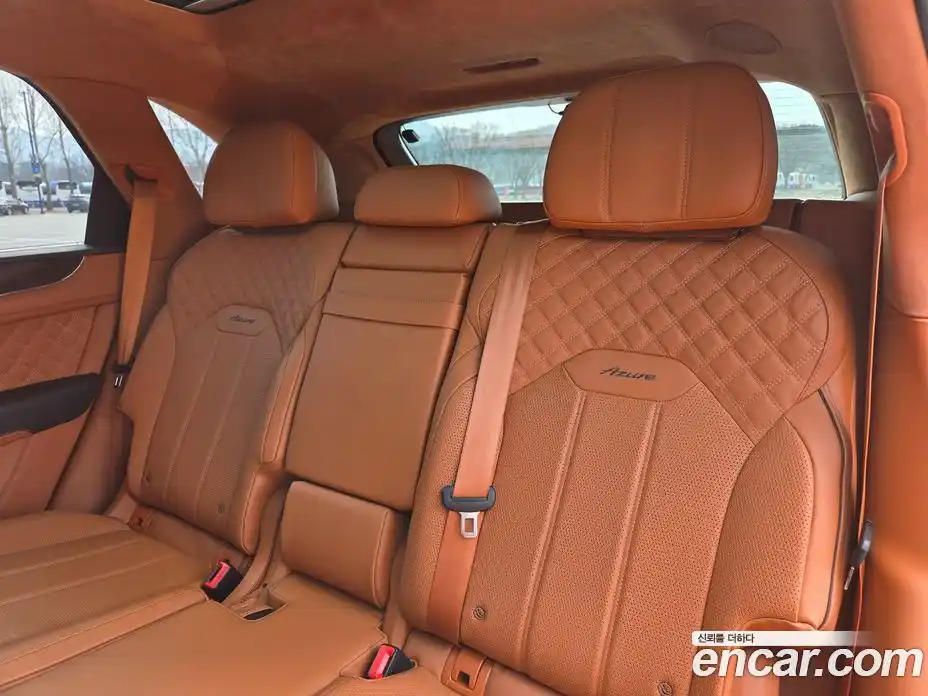 Bentley Bentayga 2023 4.0 гидро в Москве № 1016051, фото 16