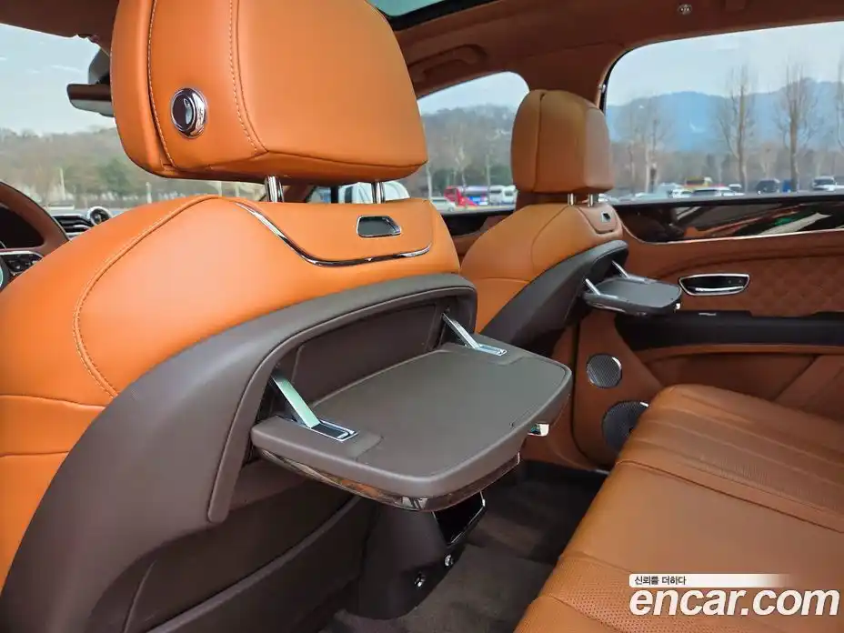 Bentley Bentayga 2023 4.0 гидро в Москве № 1016051, фото 17