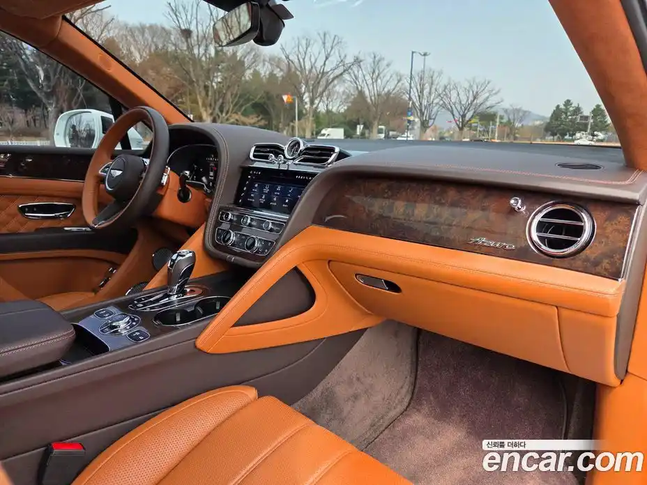 Bentley Bentayga 2023 4.0 гидро в Москве № 1016051, фото 18