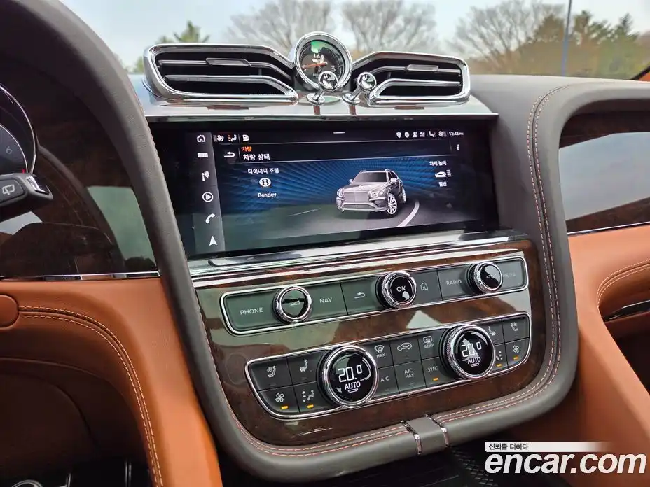 Bentley Bentayga 2023 4.0 гидро в Москве № 1016051, фото 19