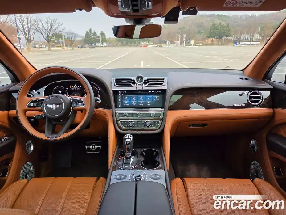 Bentley Bentayga 2023 4.0 гидро в Москве № 1016051, фото 7