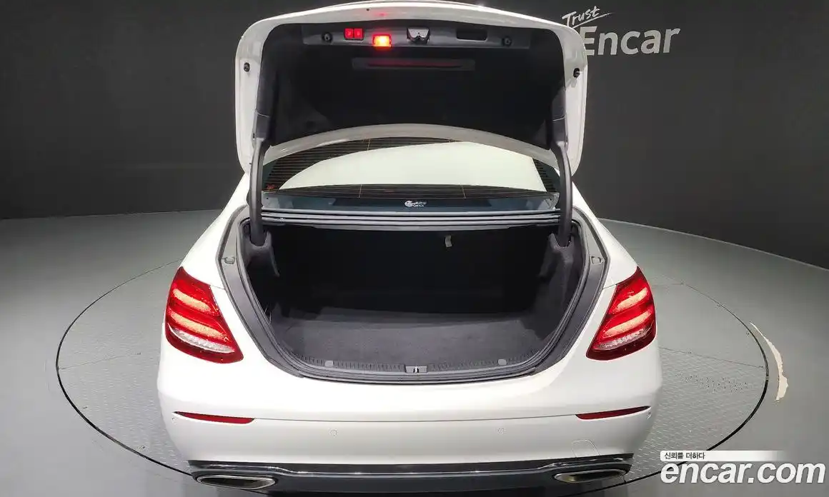 Mercedes-Benz E-Class 2018 2.0 гидро в Москве № 139115, фото 20
