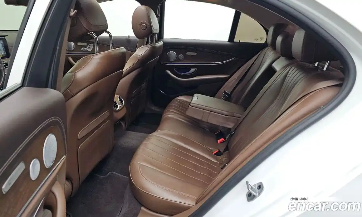 Mercedes-Benz E-Class 2020 2.0 гидро в Москве, фото 11