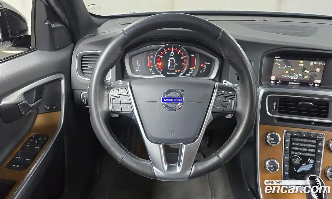 Volvo V60 2017 2.0 гидро в Москве № 161454, фото 13