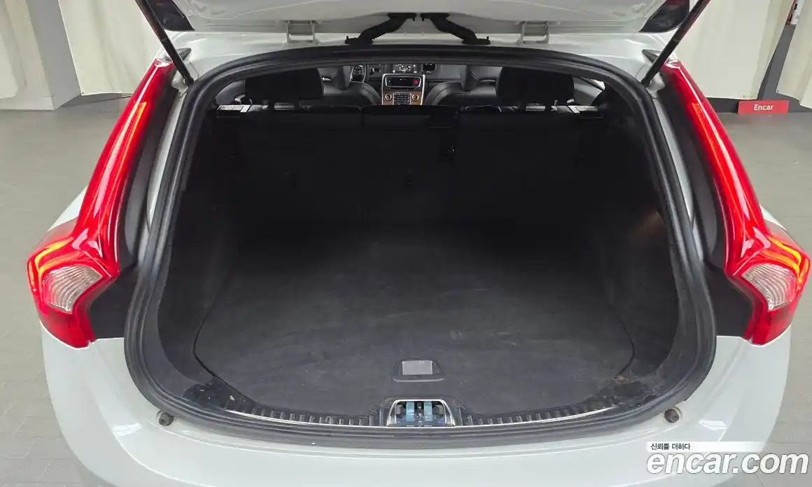 Volvo V60 2017 2.0 гидро в Москве № 161454, фото 20