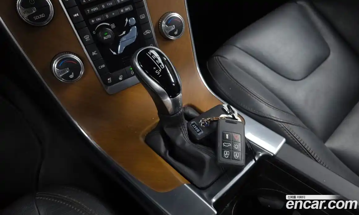 Volvo V60 2017 2.0 гидро в Москве № 161454, фото 9