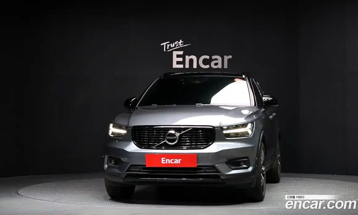 Volvo XC40 2019 2.0 гидро в Москве № 164658, фото 3