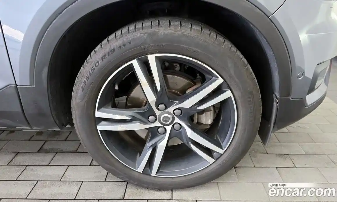 Volvo XC40 2019 2.0 гидро в Москве № 164658, фото 5