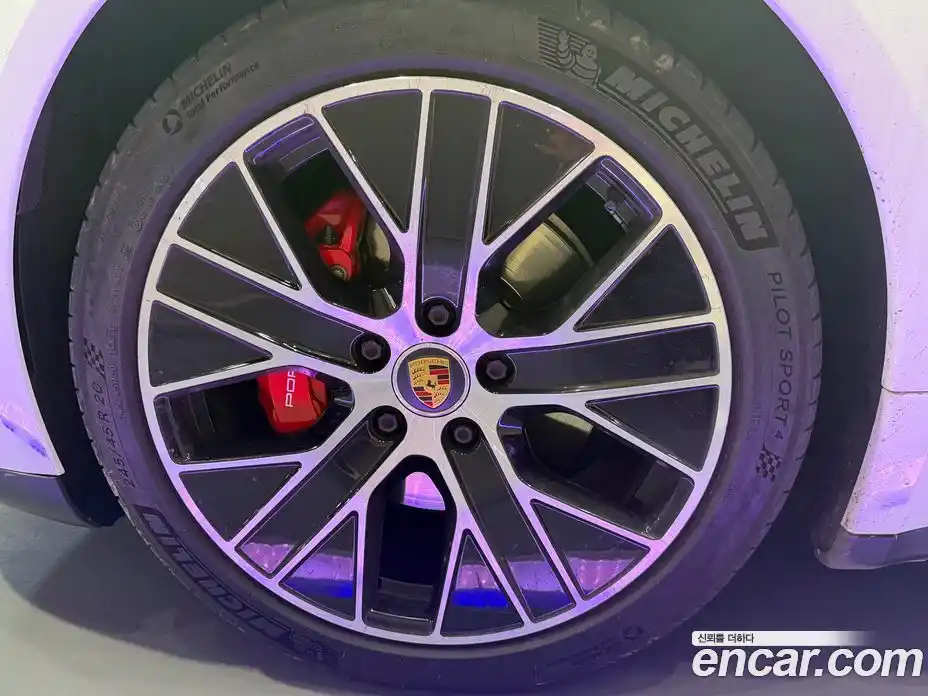Porsche Taycan 2021 гидро в Москве № 165776, фото 6