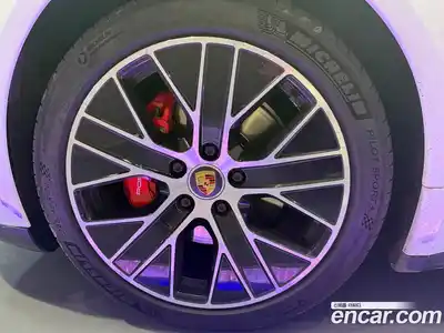 Porsche Taycan 2021 гидро в Москве № 165776, миниатюра 6