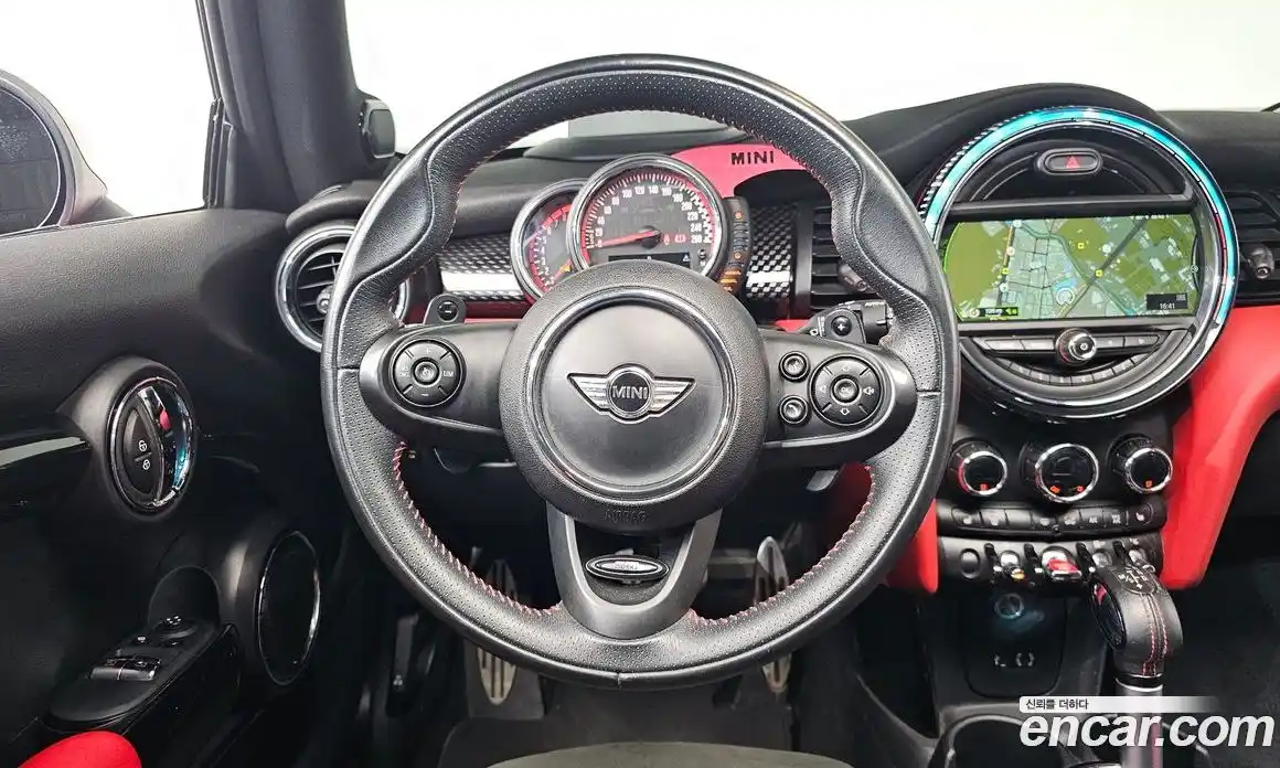 Mini Cooper 2016 2.0 гидро в Москве № 167215, фото 13