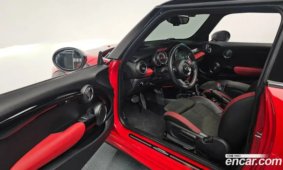 Mini Cooper 2016 2.0 гидро в Москве № 167215, фото 10