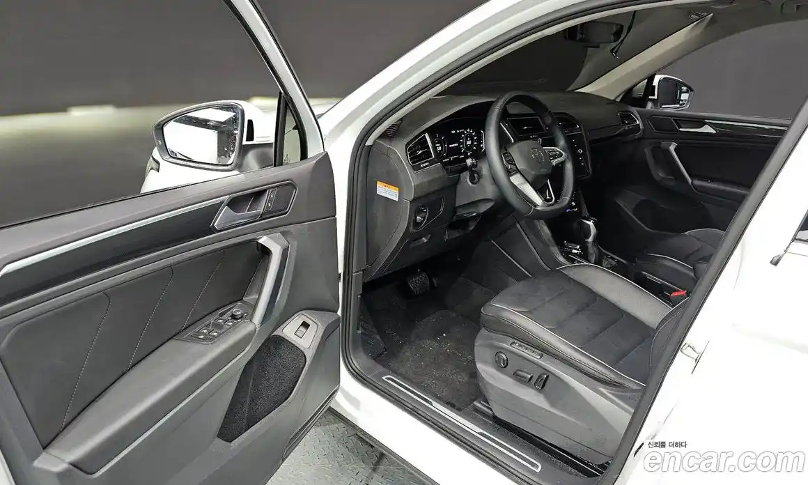 Volkswagen Tiguan 2022 2.0 гидро в Москве № 168662, фото 10
