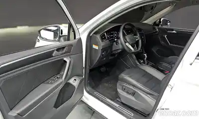 Volkswagen Tiguan 2022 2.0 гидро в Москве № 168662, миниатюра 10