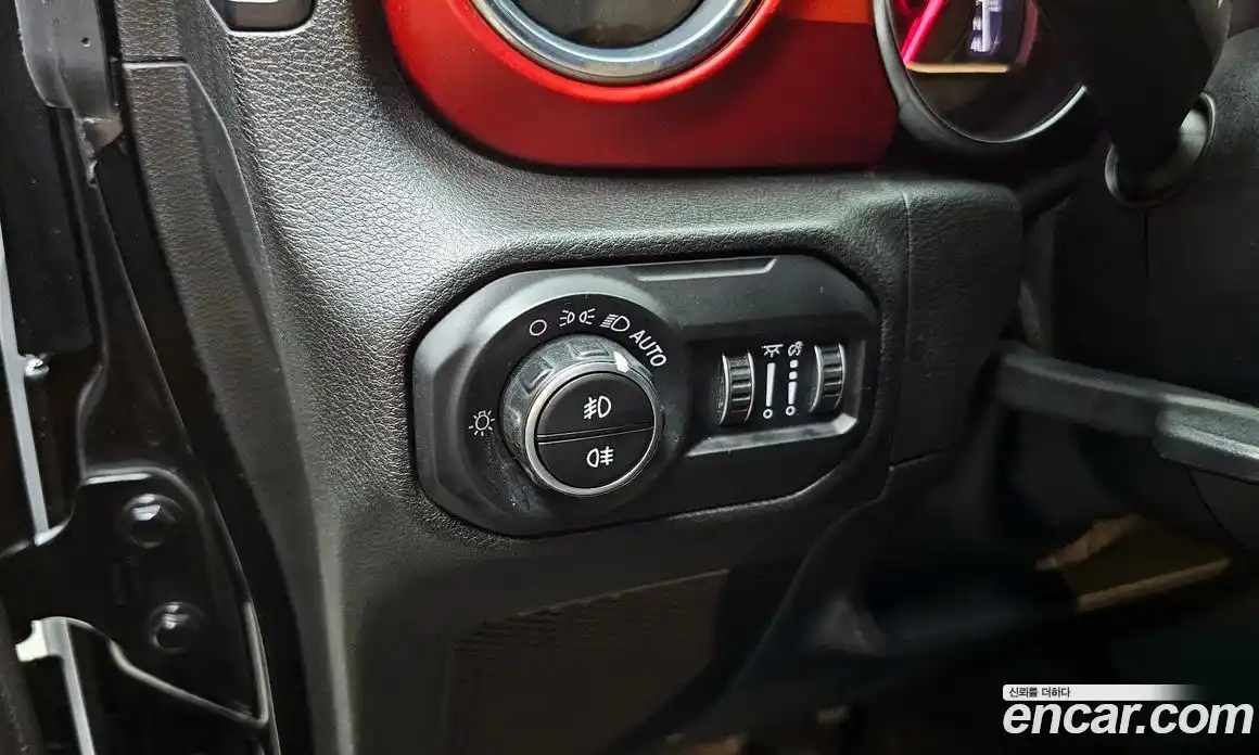 Jeep Wrangler 2019 2.0 гидро в Москве № 169849, фото 17