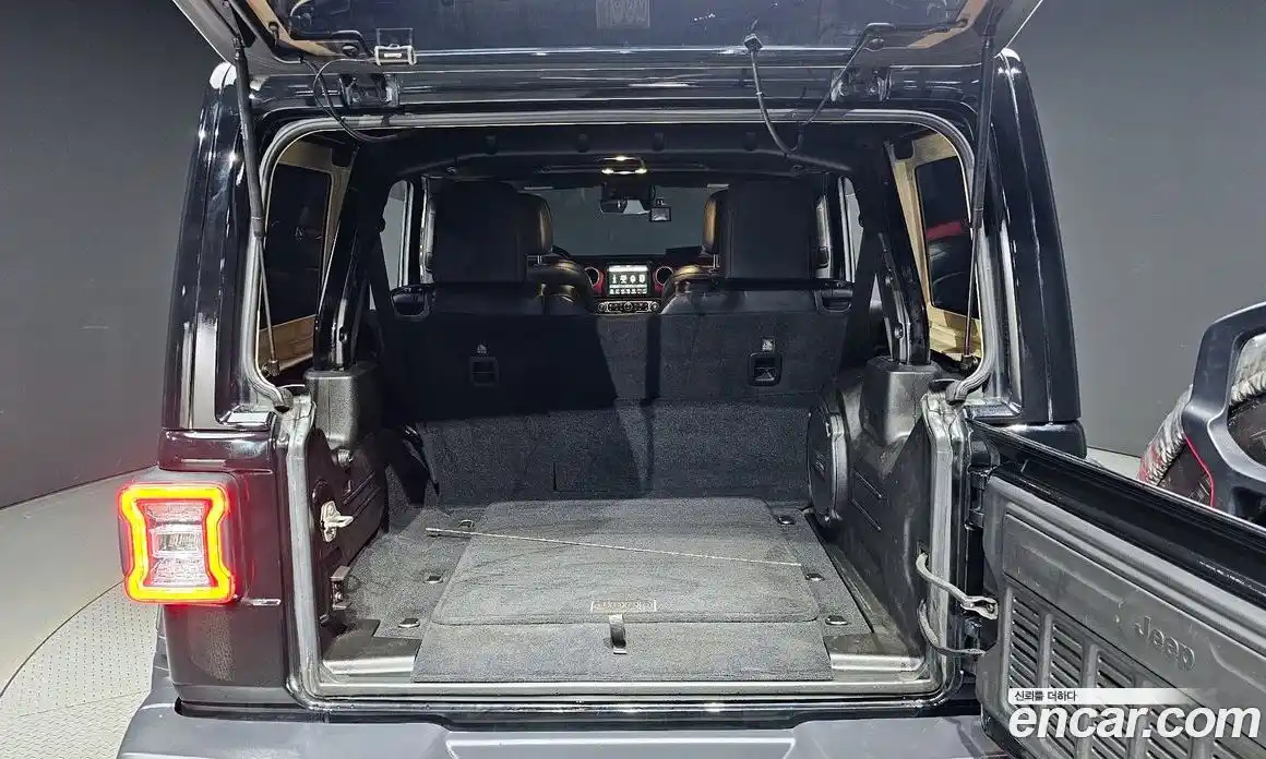 Jeep Wrangler 2019 2.0 гидро в Москве № 169849, фото 20