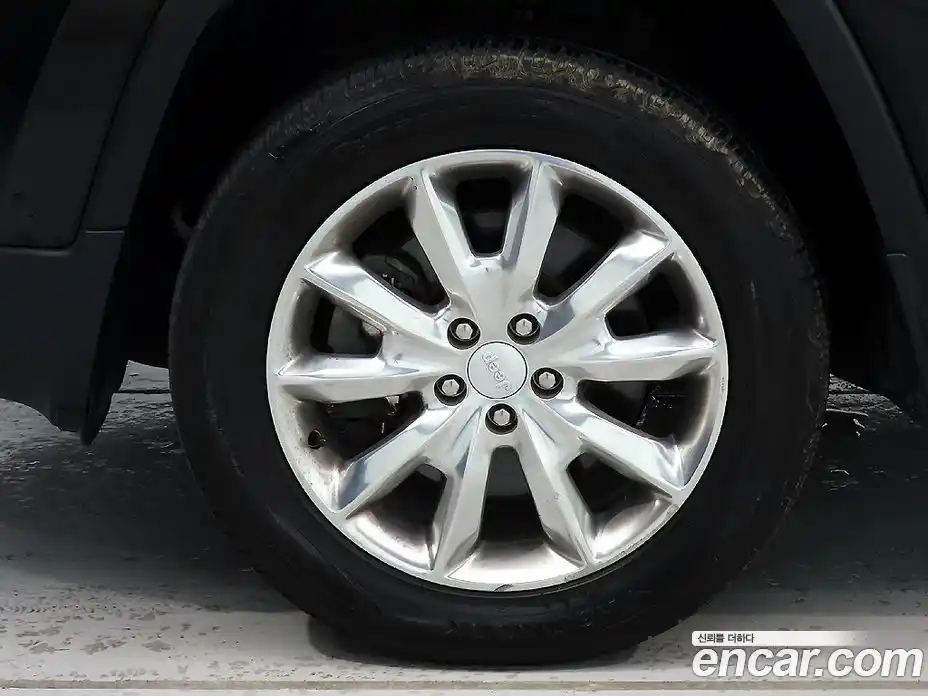 Jeep Cherokee 2017 2.2 гидро в Москве № 170100, фото 20