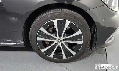 Mercedes-Benz E-Class 2021 2.0 гидро, миниатюра 5
