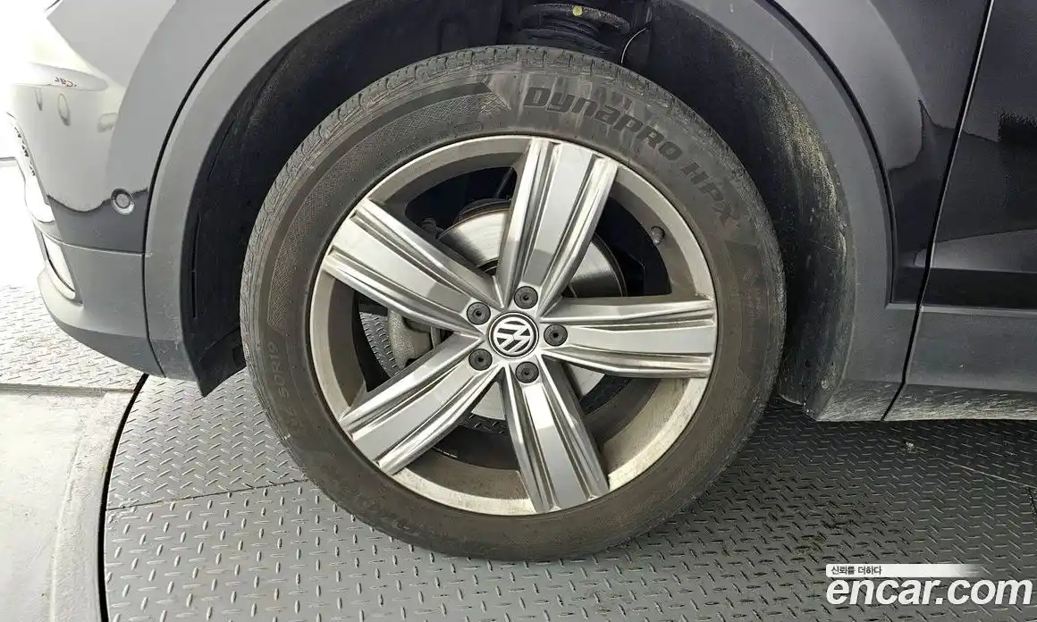 Volkswagen Tiguan 2018 2.0 гидро в Москве № 199273, фото 5