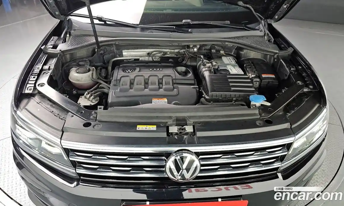Volkswagen Tiguan 2018 2.0 гидро в Москве № 199273, фото 6