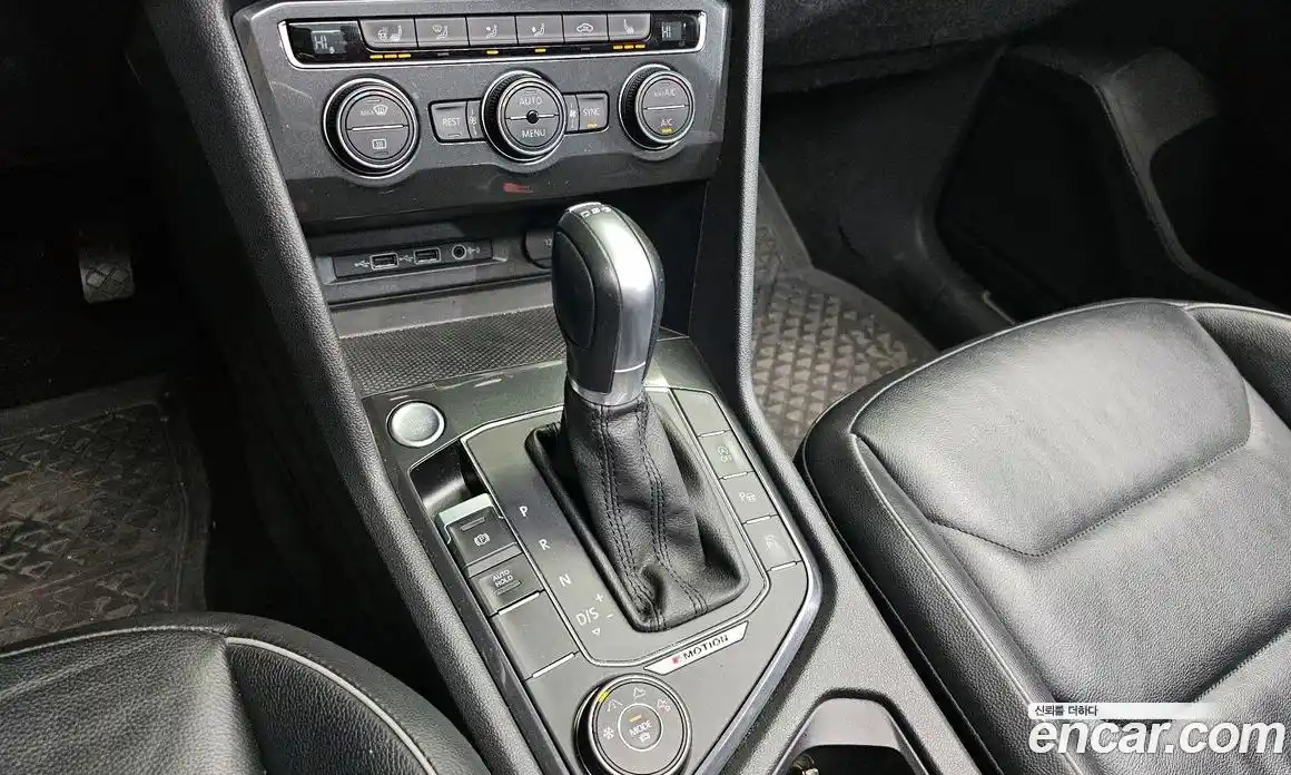 Volkswagen Tiguan 2018 2.0 гидро в Москве № 199273, фото 9