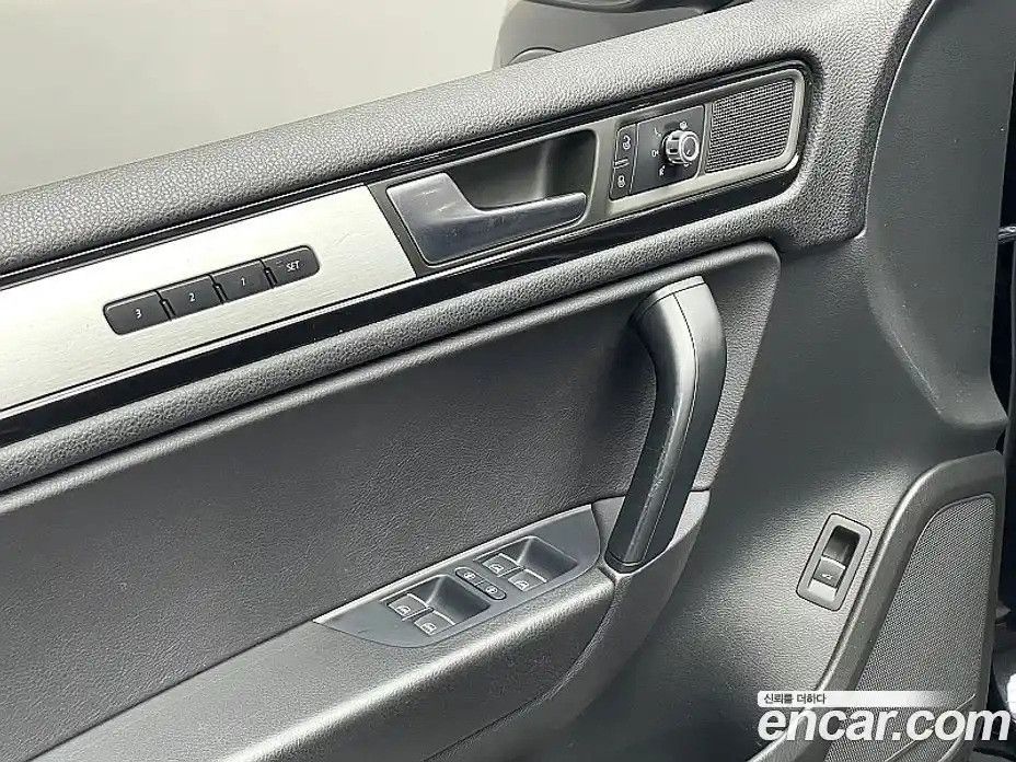 Volkswagen Touareg 2013 3.0 гидро в Москве № 199359, фото 14