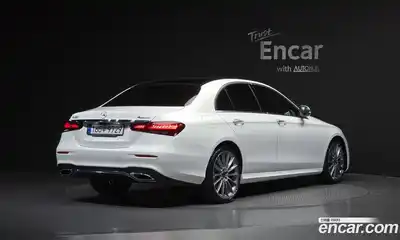 Mercedes-Benz E-Class 2022 2.0 гидро в Москве № 207461, миниатюра 2