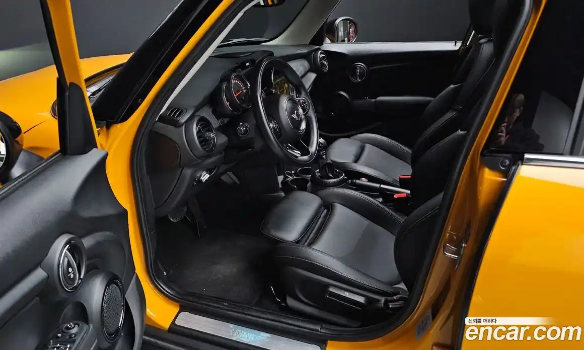 Mini Cooper 2016 1.5 гидро в Москве № 210126, фото 11