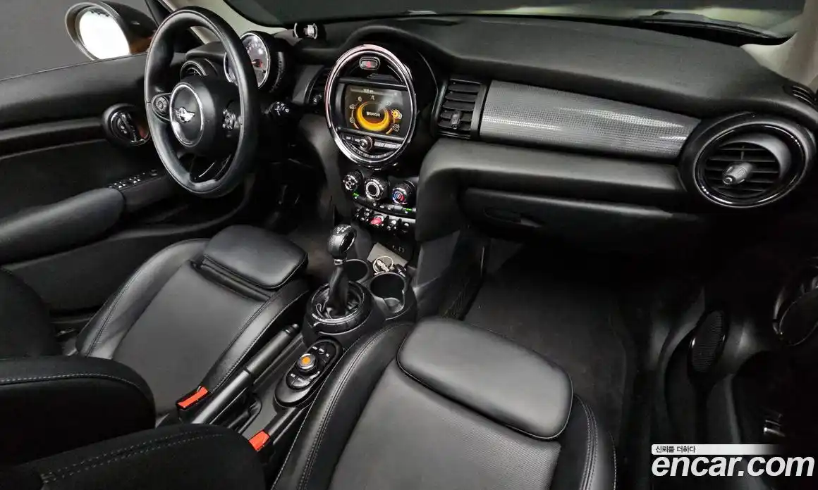 Mini Cooper 2016 1.5 гидро в Москве № 210126, фото 7
