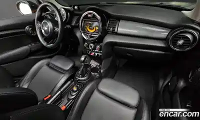 Mini Cooper 2016 1.5 гидро в Москве № 210126, миниатюра 7
