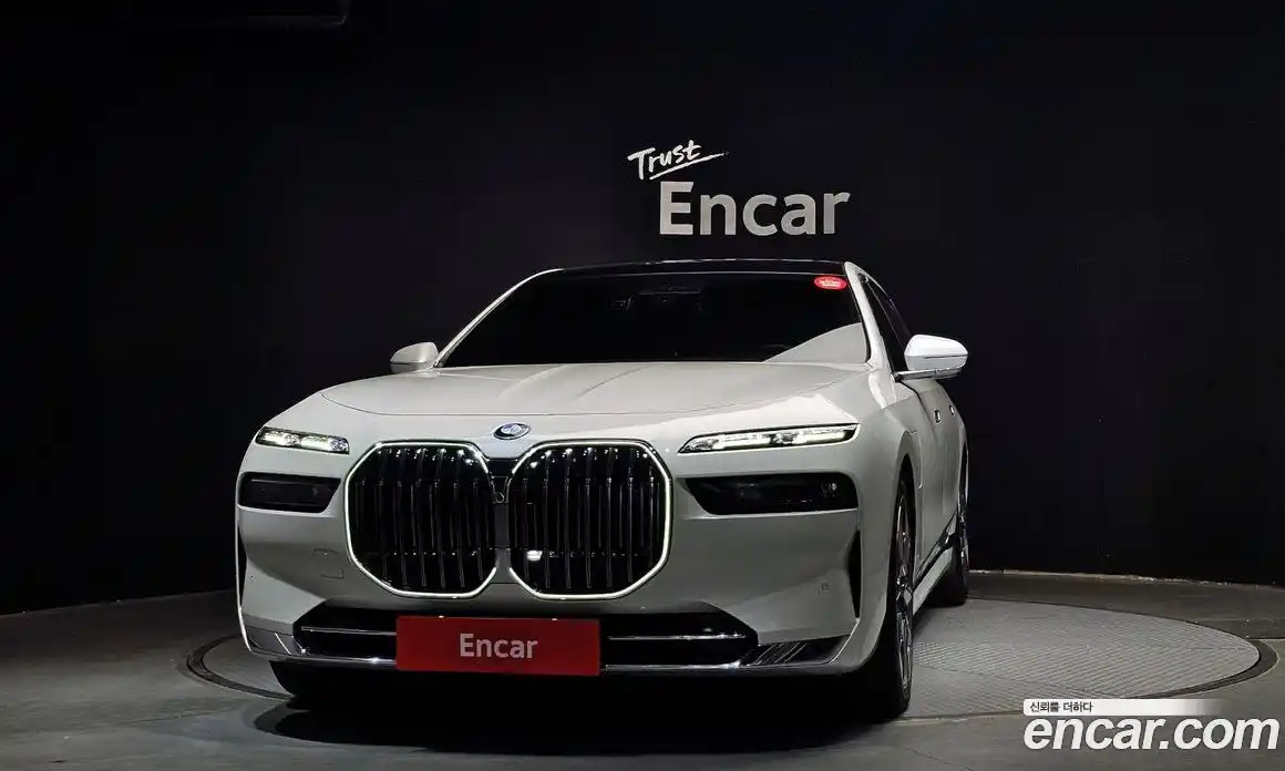 BMW 7-Series 2023 3.0 гидро в Москве № 211386, фото 3