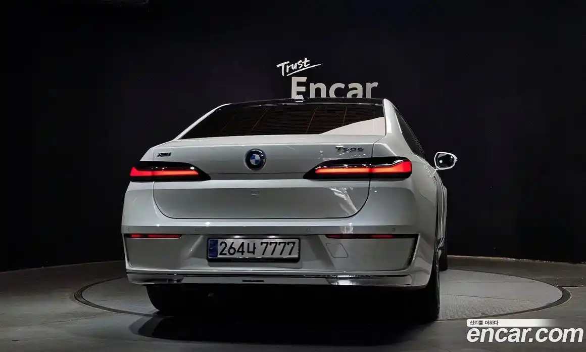 BMW 7-Series 2023 3.0 гидро в Москве № 211386, фото 4