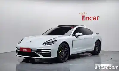 Porsche Panamera, 2023