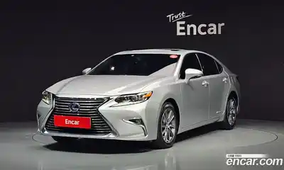 Lexus ES, 2016
