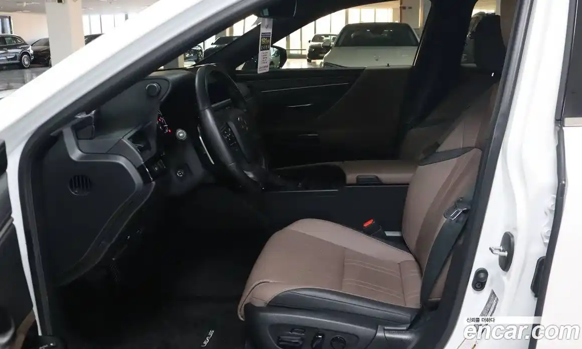Lexus ES 2025 2.5 вариатор в Москве № 214763, фото 9