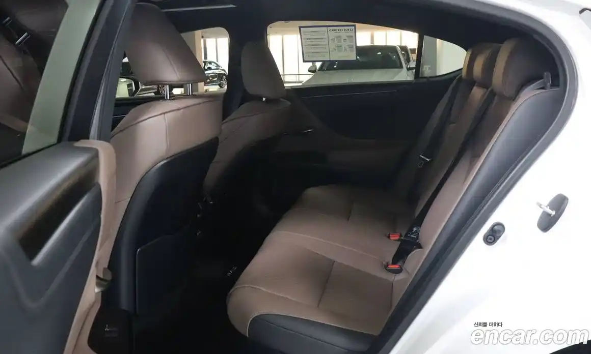 Lexus ES 2025 2.5 вариатор в Москве № 214763, фото 10