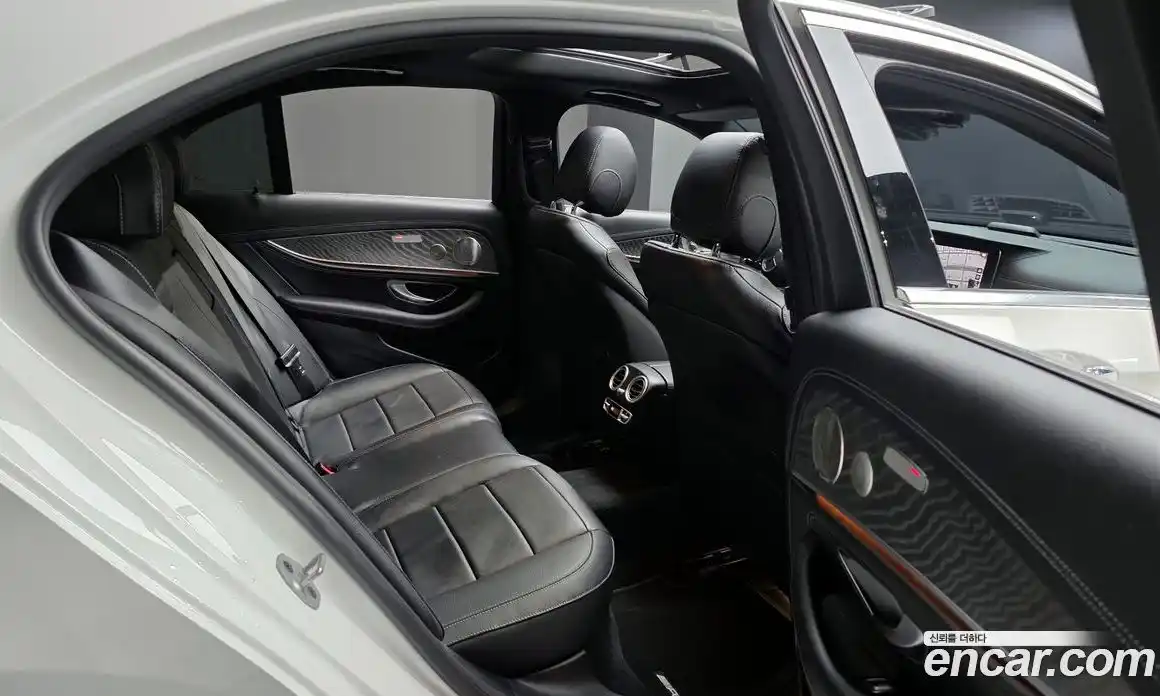 Mercedes-Benz E-Class 2022 2.0 гидро, фото 12