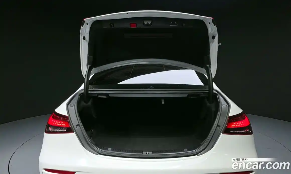 Mercedes-Benz E-Class 2022 2.0 гидро, фото 19