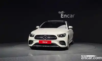 Mercedes-Benz E-Class 2022 2.0 гидро, миниатюра 3