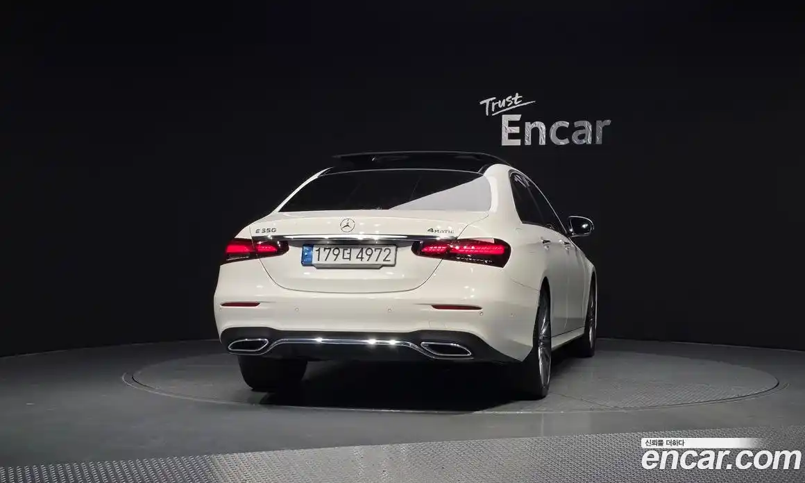 Mercedes-Benz E-Class 2022 2.0 гидро, фото 4