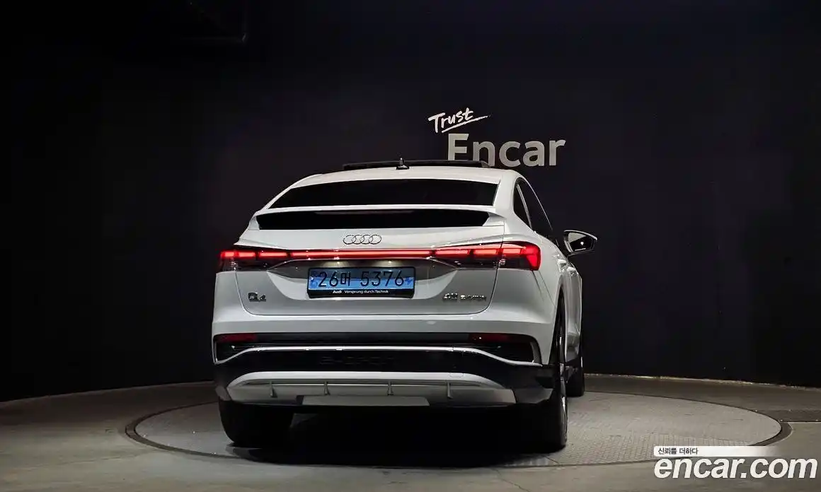 Audi Q4 e-tron 2022 0.2 гидро в Москве № 230033, фото 4