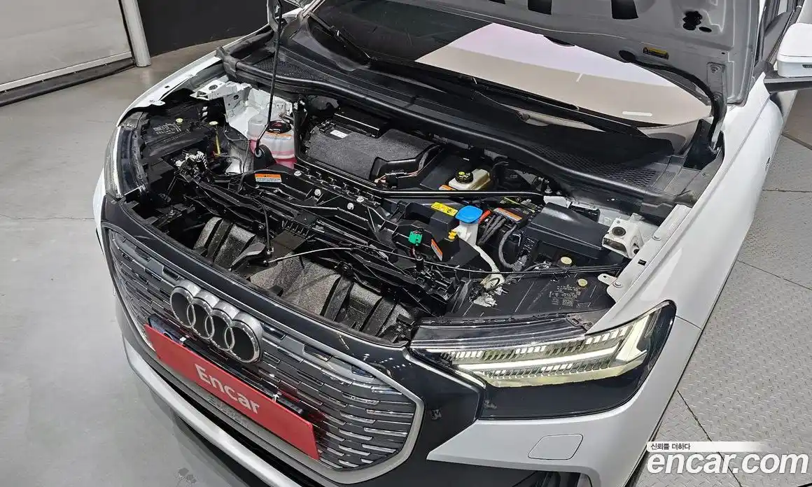 Audi Q4 e-tron 2022 0.2 гидро в Москве № 230033, фото 6