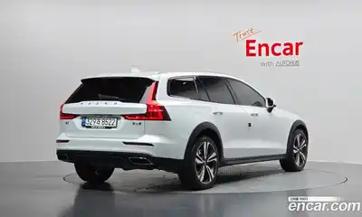 Volvo V60 2020 2.0 гидро в Москве № 230457, миниатюра 2