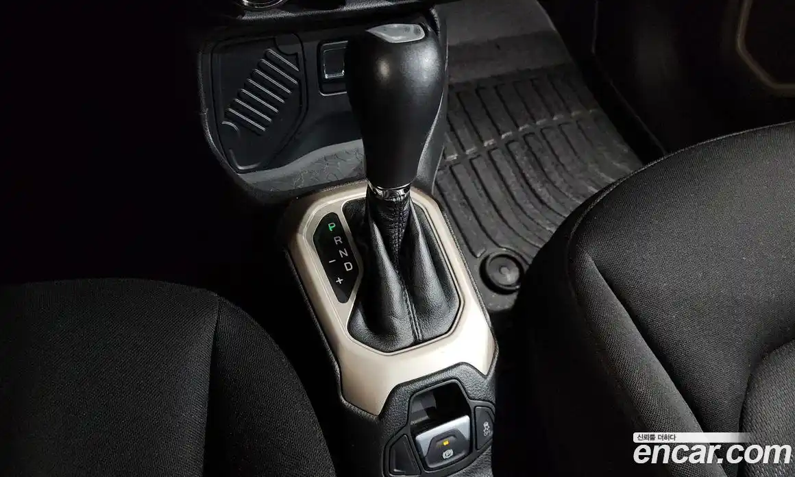 Jeep Renegade 2016 2.4 гидро в Москве № 232613, фото 9