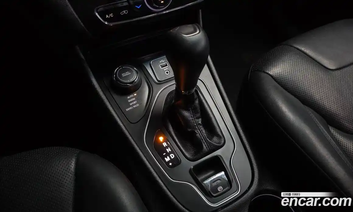 Jeep Cherokee 2018 2.4 гидро в Москве № 232750, фото 9