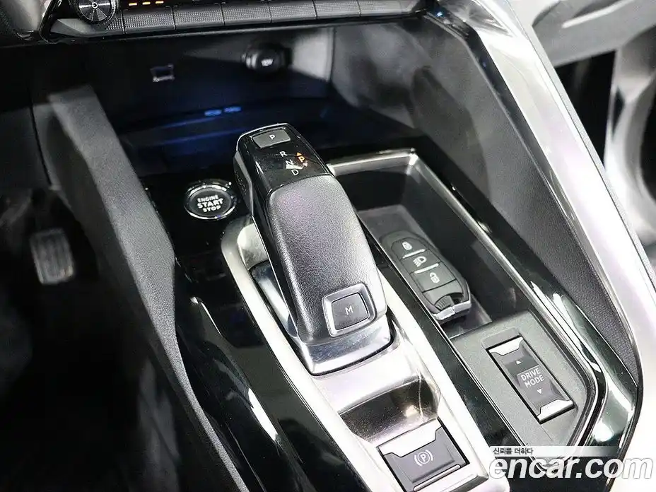 Peugeot 3008 2022 1.2 гидро в Москве № 236389, фото 9