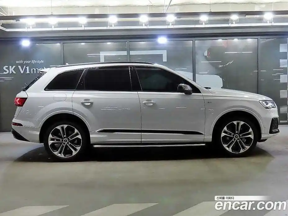 Audi Q7 2022 3.0 гидро в Москве № 250504, фото 3