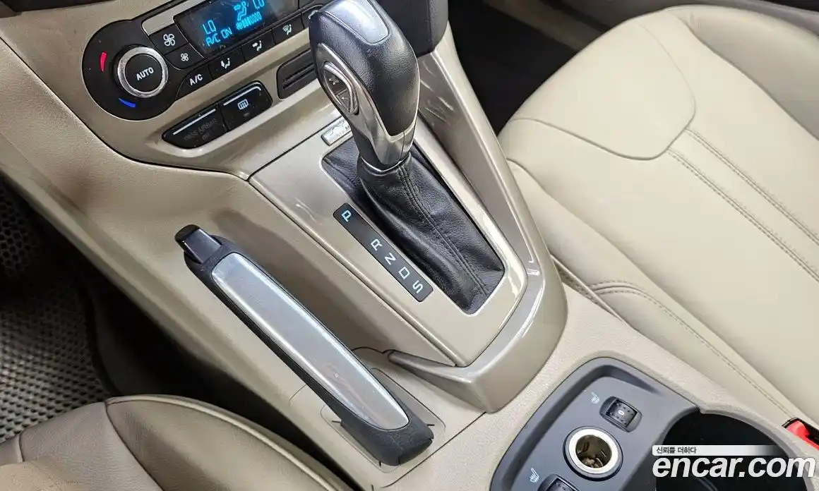Ford Focus 2012 2.0 гидро в Москве № 255580, фото 9