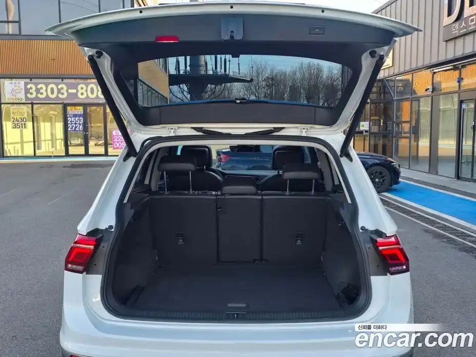 Volkswagen Tiguan 2021 2.0 гидро в Москве № 272945, фото 17